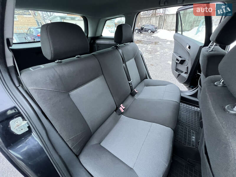 Універсал Opel Astra 2006 в Лубнах