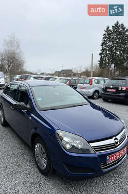 Хэтчбек Opel Astra 2009 в Луцке