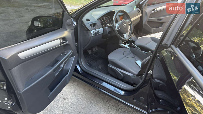 Хэтчбек Opel Astra 2009 в Киеве фото 6 Хэтчбек Opel Astra 2009 в Киеве