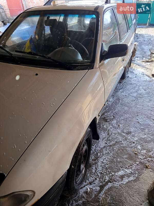 Універсал Opel Astra 1995 в Хмільнику