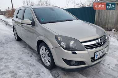 Универсал Opel Astra 2009 в Иванкове