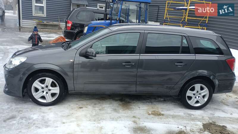 Хэтчбек Opel Astra 2009 в Сумах