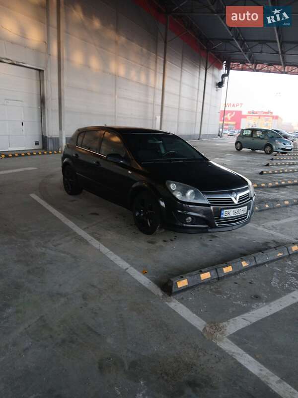Хэтчбек Opel Astra 2008 в Ровно