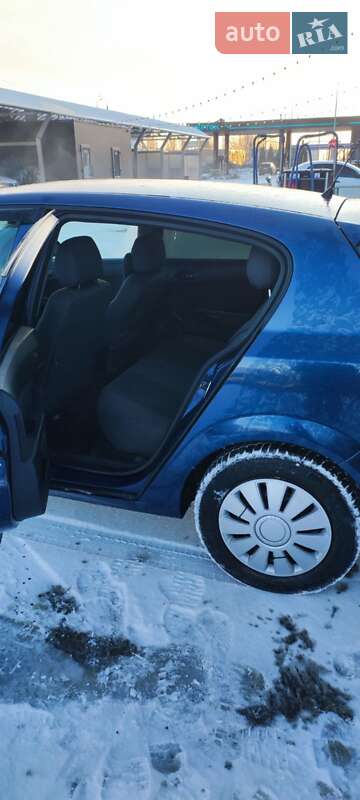 Хэтчбек Opel Astra 2006 в Днепре