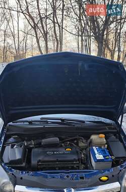 Хэтчбек Opel Astra 2006 в Днепре