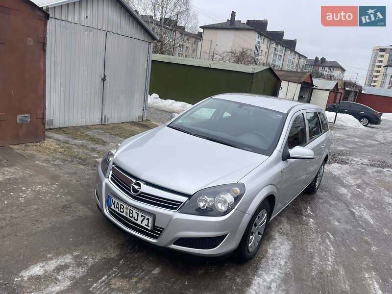 Универсал Opel Astra 2009 в Ровно
