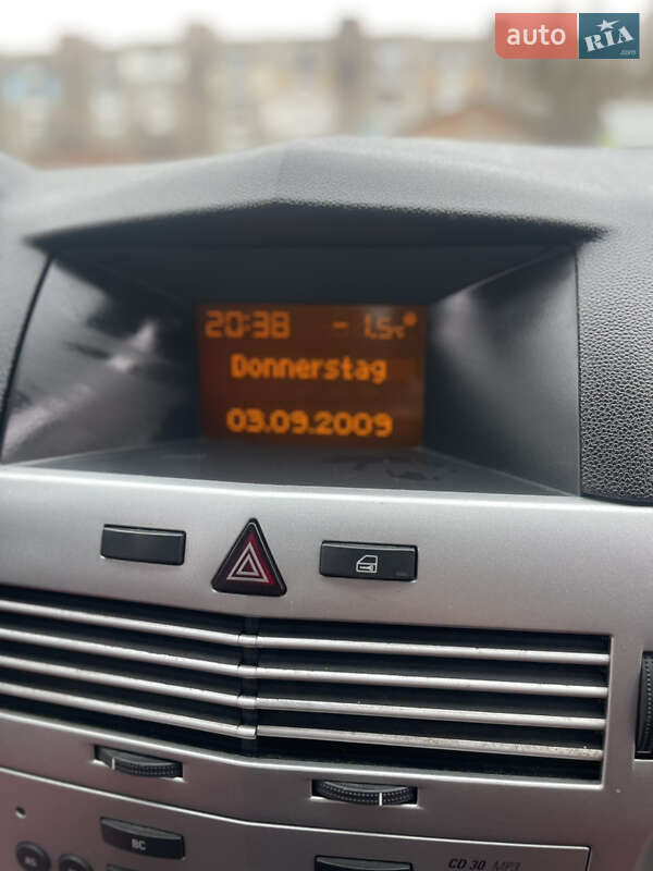 Универсал Opel Astra 2009 в Ровно