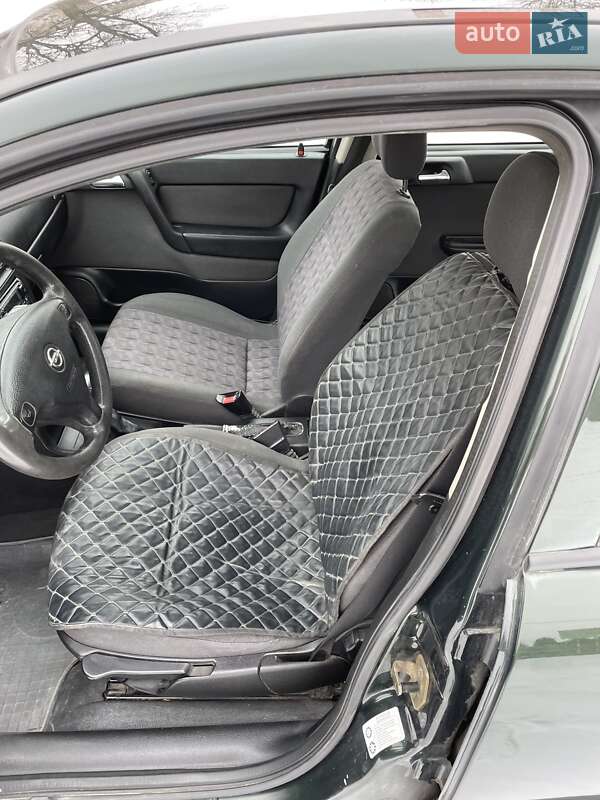 Седан Opel Astra 2002 в Жмеринці