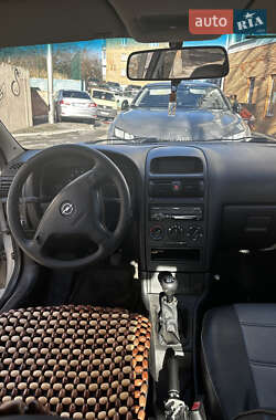 Седан Opel Astra 2008 в Вышгороде