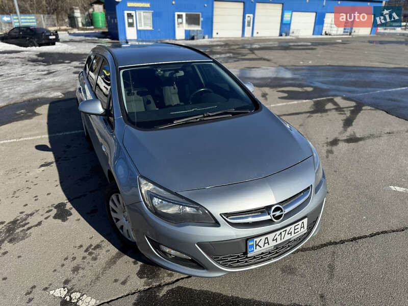 Универсал Opel Astra 2014 в Броварах