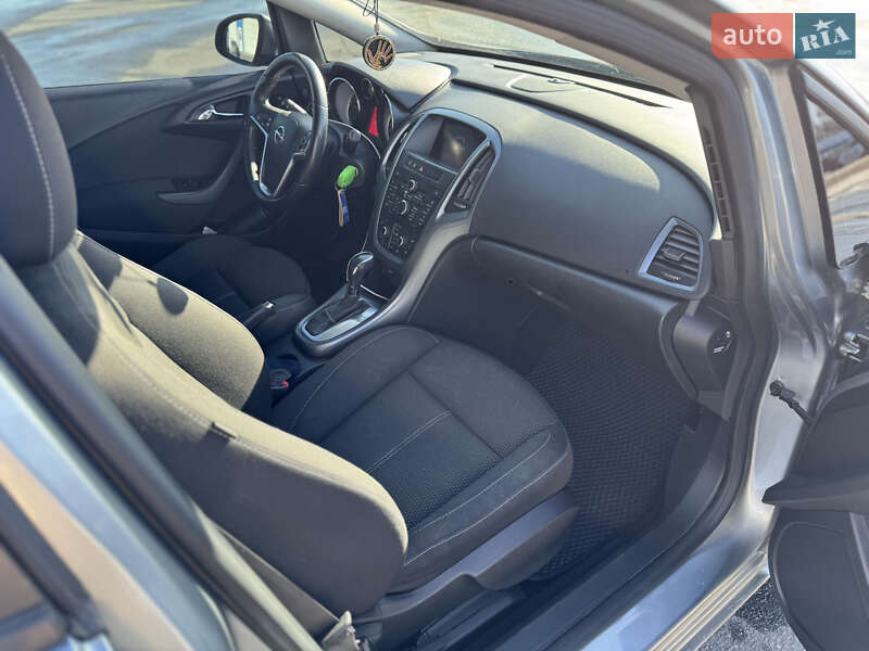 Универсал Opel Astra 2014 в Броварах