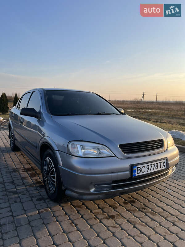 Седан Opel Astra 2007 в Городке