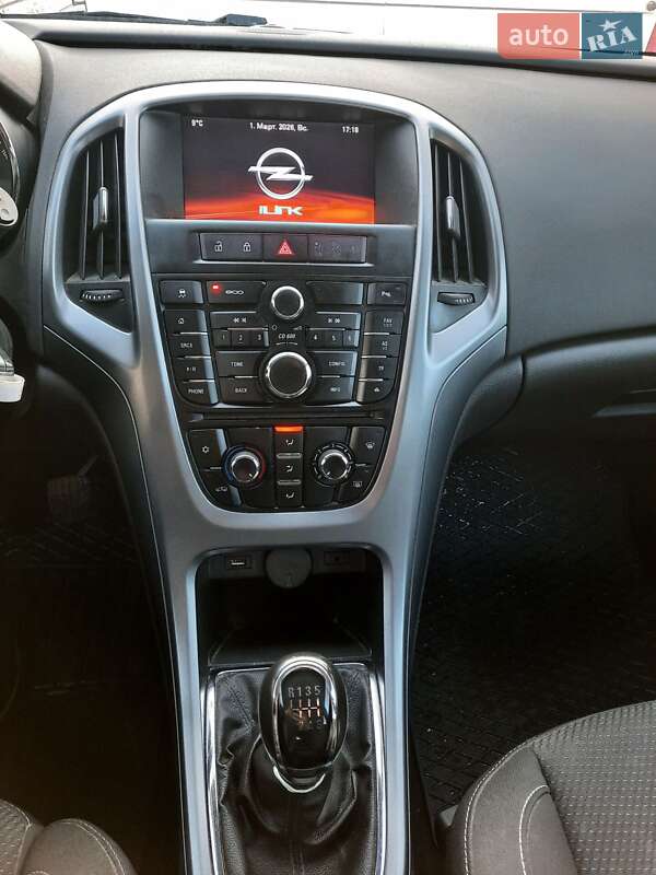 Універсал Opel Astra 2014 в Львові