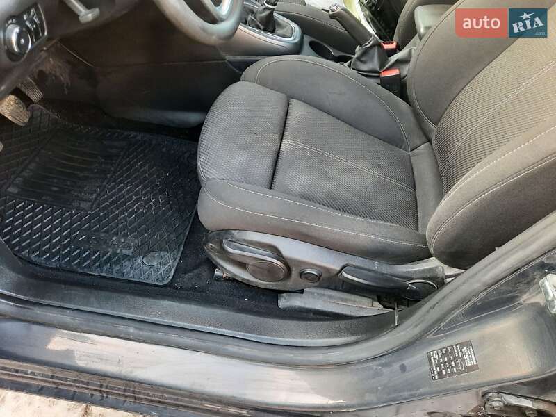 Універсал Opel Astra 2014 в Львові