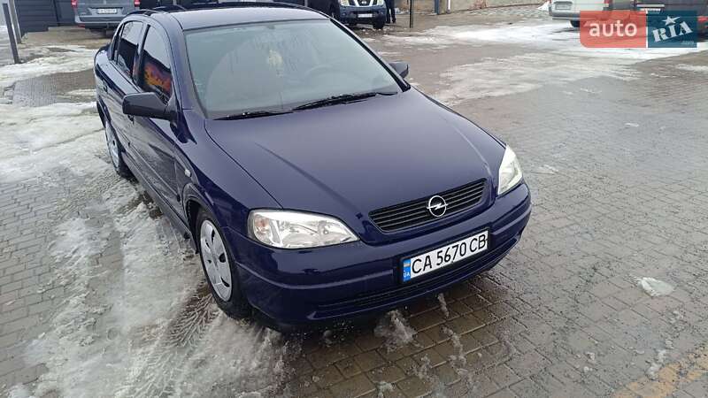 Седан Opel Astra 2006 в Звенигородці
