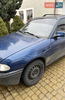 Универсал Opel Astra 1994 в Долине