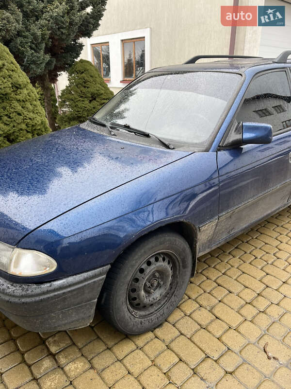 Универсал Opel Astra 1994 в Долине