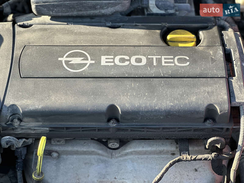 Хетчбек Opel Astra 2006 в Ужгороді