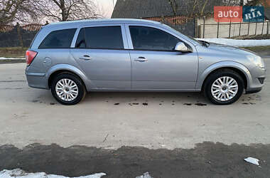 Универсал Opel Astra 2009 в Луцке