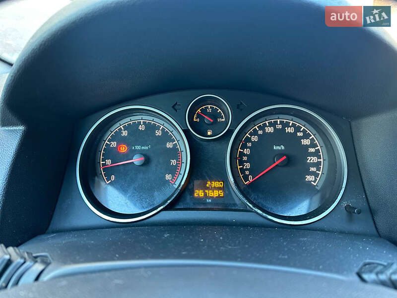 Универсал Opel Astra 2010 в Луцке