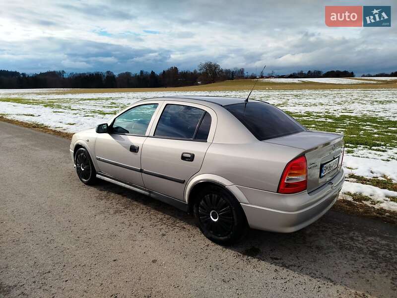 Седан Opel Astra 2007 в Бурині