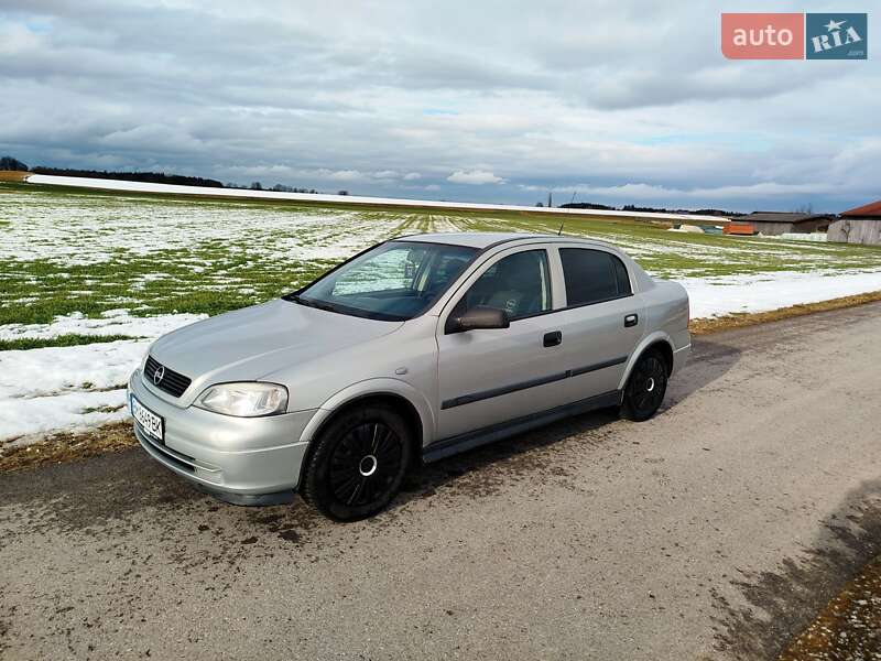 Седан Opel Astra 2007 в Бурині