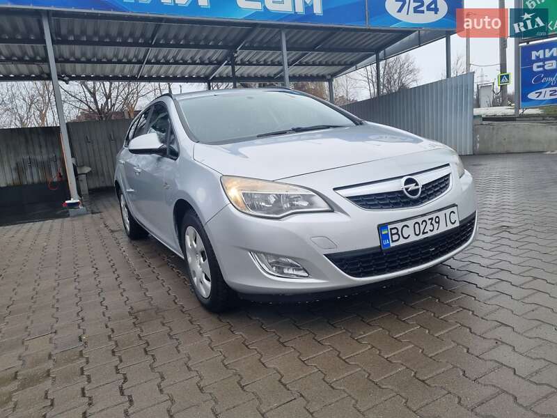 Универсал Opel Astra 2011 в Хмельницком
