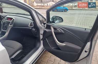Универсал Opel Astra 2011 в Хмельницком