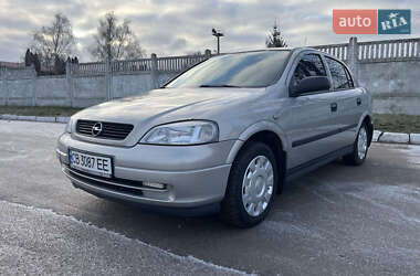 Седан Opel Astra 2008 в Прилуках