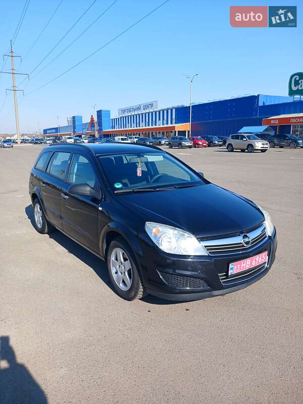 Универсал Opel Astra 2009 в Луцке