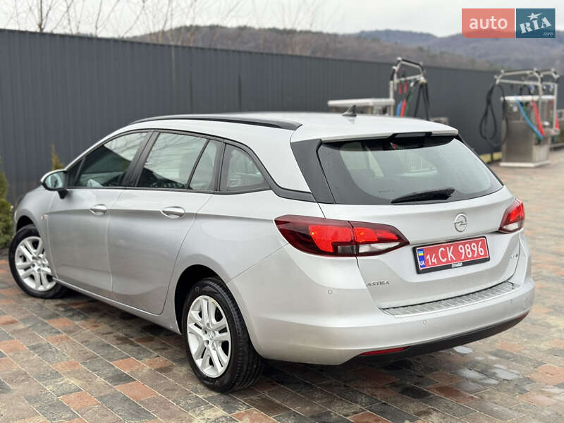 Универсал Opel Astra 2018 в Ивано-Франковске