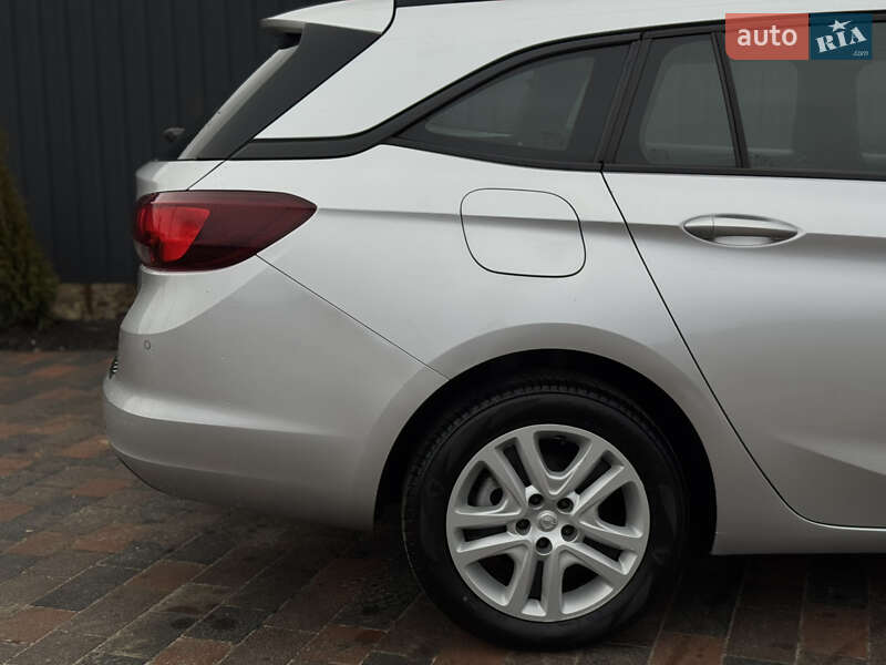 Универсал Opel Astra 2018 в Ивано-Франковске