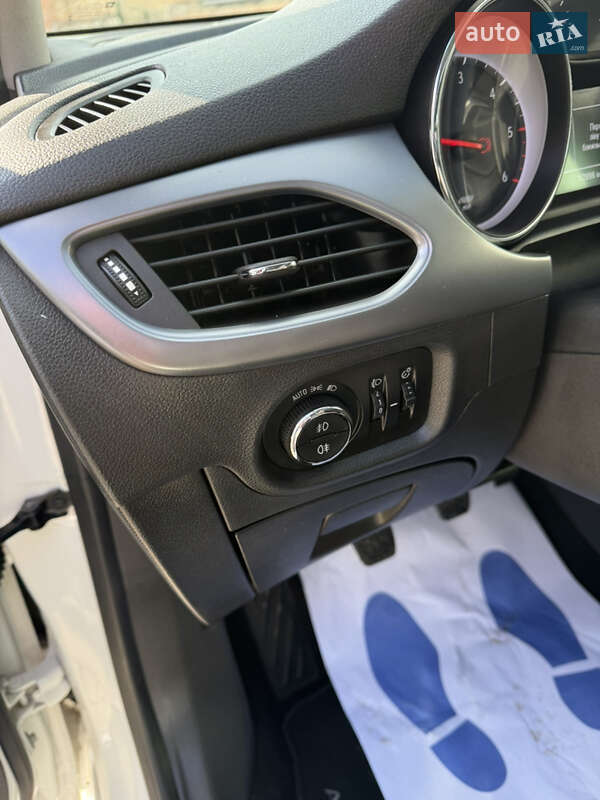 Универсал Opel Astra 2018 в Хмельницком