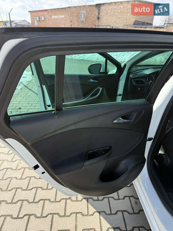 Универсал Opel Astra 2018 в Хмельницком