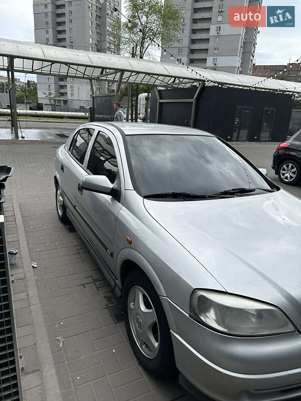Хэтчбек Opel Astra 1998 в Днепре