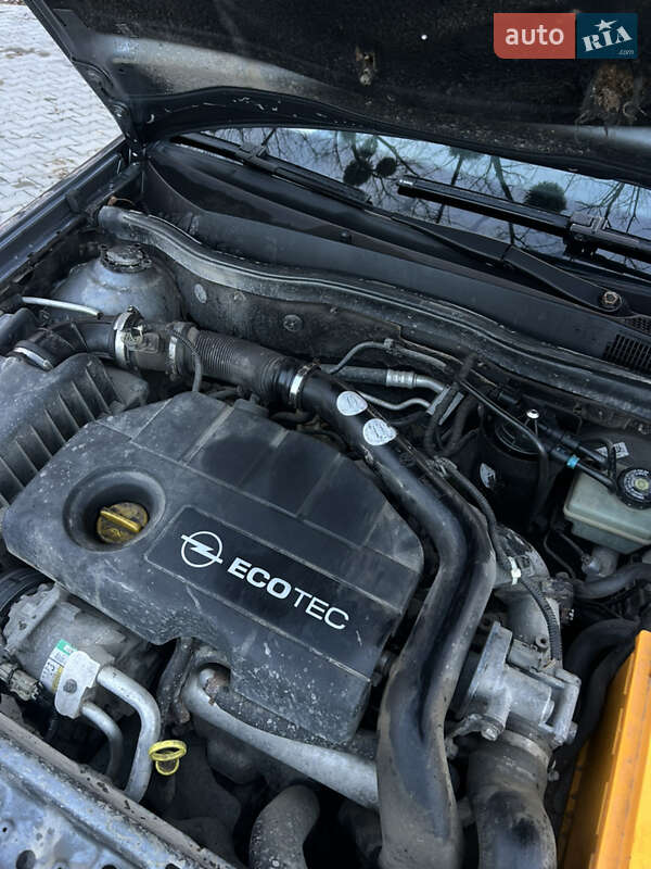 Універсал Opel Astra 2006 в Чернівцях