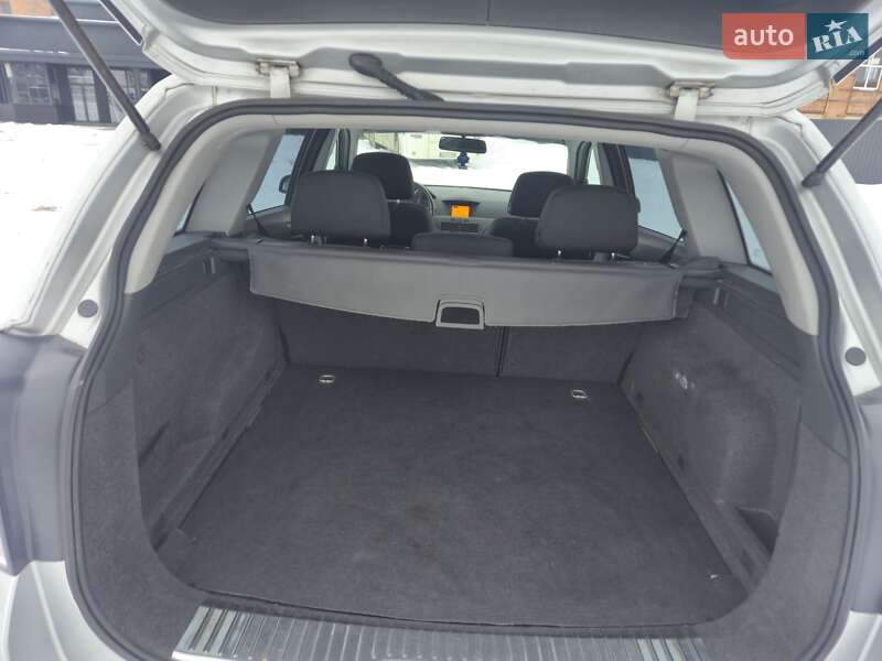 Універсал Opel Astra 2006 в Нововолинську