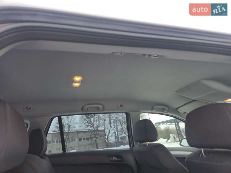 Універсал Opel Astra 2006 в Нововолинську