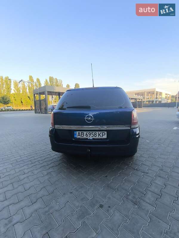 Универсал Opel Astra 2008 в Ильинцах