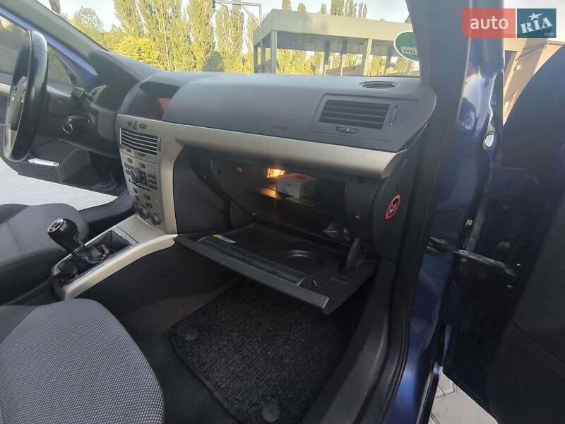 Универсал Opel Astra 2008 в Ильинцах