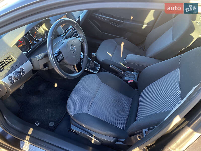 Універсал Opel Astra 2010 в Рівному фото 17 Універсал Opel Astra 2010 в Рівному