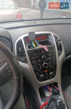 Універсал Opel Astra 2011 в Києві