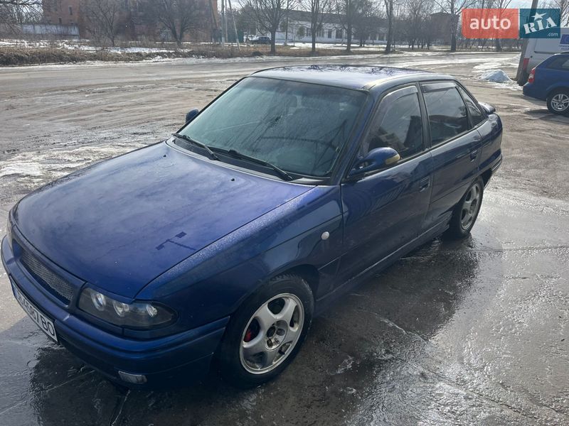 Седан Opel Astra 1996 в Богуславе фото 2 Седан Opel Astra 1996 в Богуславе