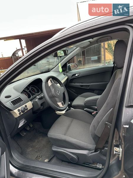 Универсал Opel Astra 2009 в Брошневе