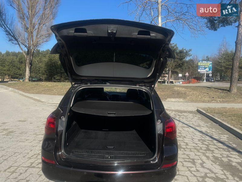 Універсал Opel Astra 2012 в Новояворівську