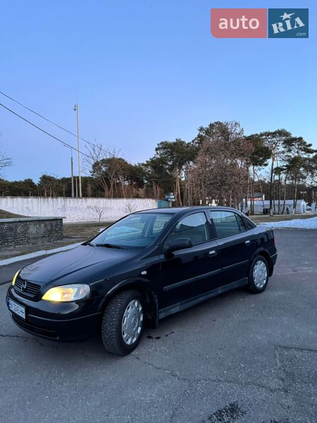 Седан Opel Astra 2008 в Вараше