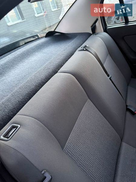 Седан Opel Astra 2008 в Вараше