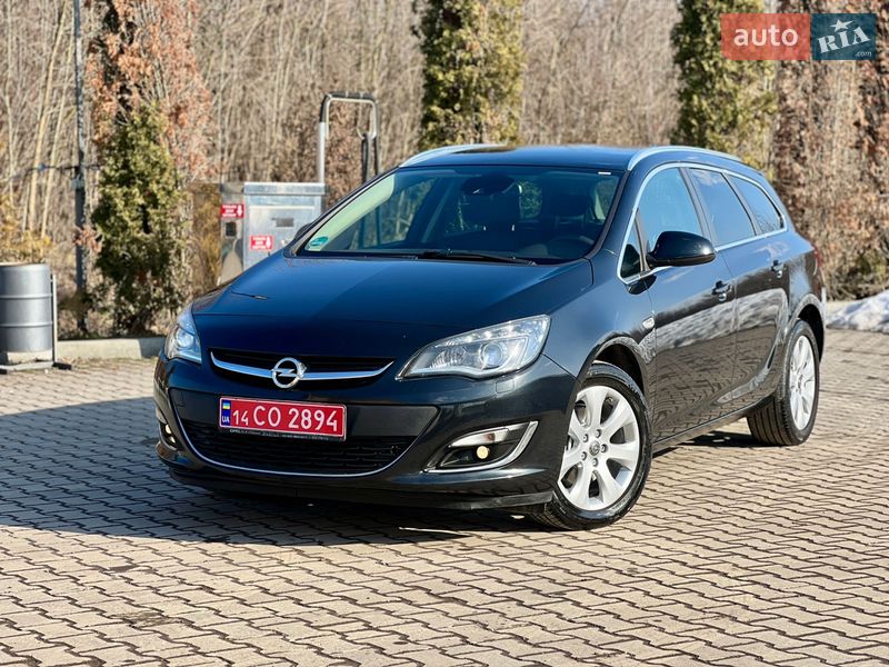Универсал Opel Astra 2014 в Ивано-Франковске