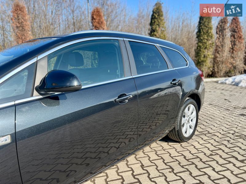 Универсал Opel Astra 2014 в Ивано-Франковске