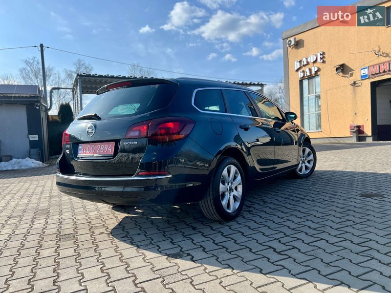 Универсал Opel Astra 2014 в Ивано-Франковске